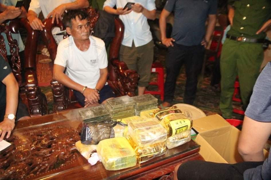 Nhóm đối tượng chôn số lượng ma túy lớn dưới đất ảnh 1