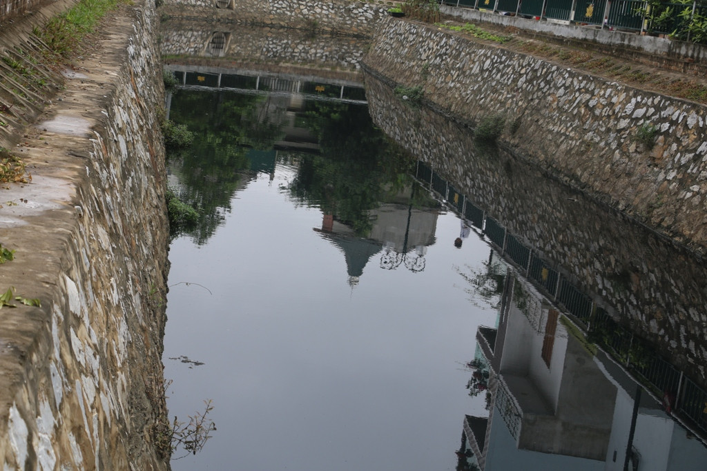 Ô nhiễm nghiêm trọng tại di tích hào Thành cổ Vinh ảnh 2