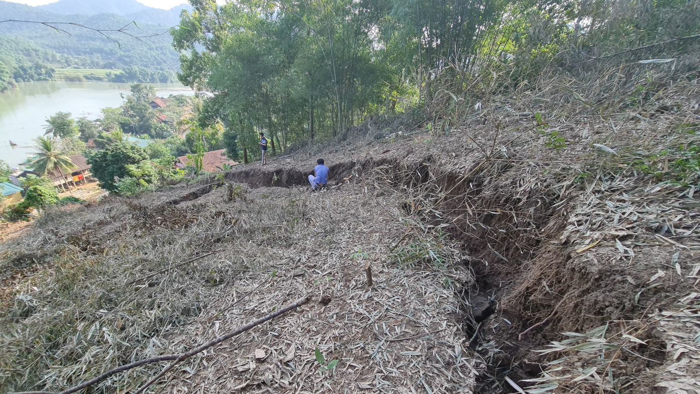 Sạt lở cả quả đồi ở Nghệ An, đe dọa tính mạng 60 người dân ảnh 3