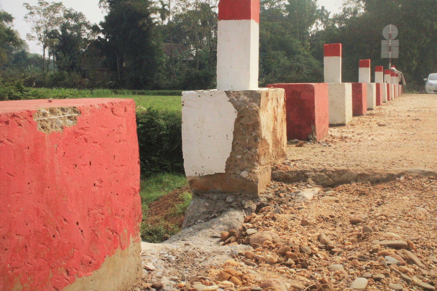 Cầu tiền tỷ vừa sử dụng 1 tháng đã hỏng sau lũ ảnh 10