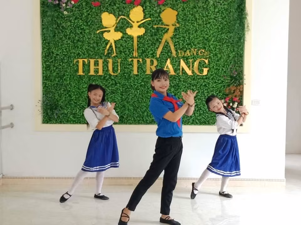 Những tình nguyện viên trẻ đầy nhiệt huyết tại 'ATM gạo' ảnh 9