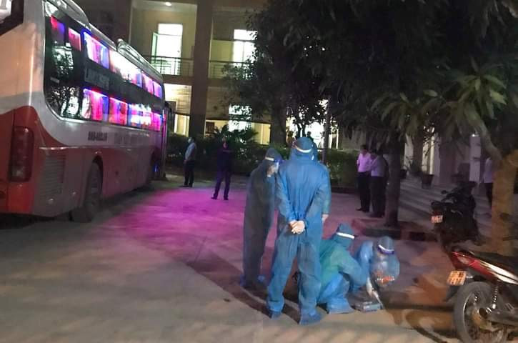 Chặn xe khách trong đêm, đưa bảy người Trung Quốc nhập cảnh trái phép đi cách ly ảnh 2