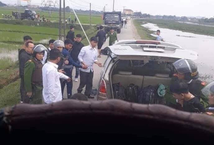 Cận cảnh bên trong ô tô chở 45kg ma túy từ Lào về Việt Nam ảnh 2