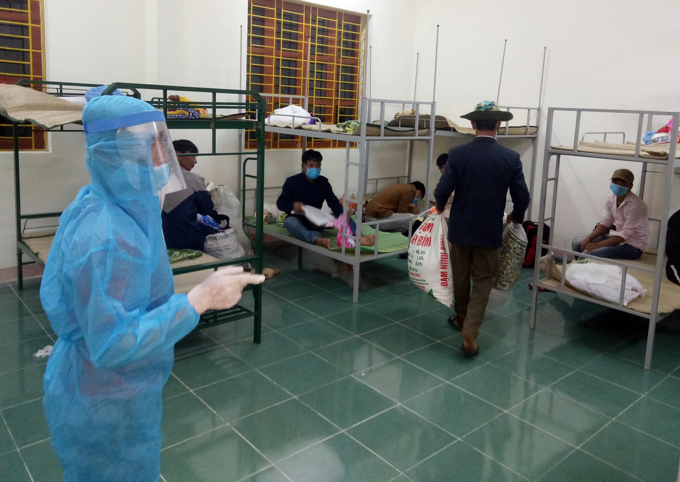 Dịch COVID-19 diễn biến phức tạp, tạm dừng tuyến xe buýt Huế-Đà Nẵng ảnh 2