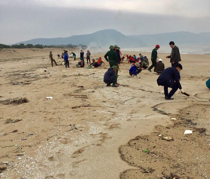 Tàu chở hàng gần 9.000 tấn chìm, khoảng 3km bờ biển có vệt cặn dầu ảnh 2