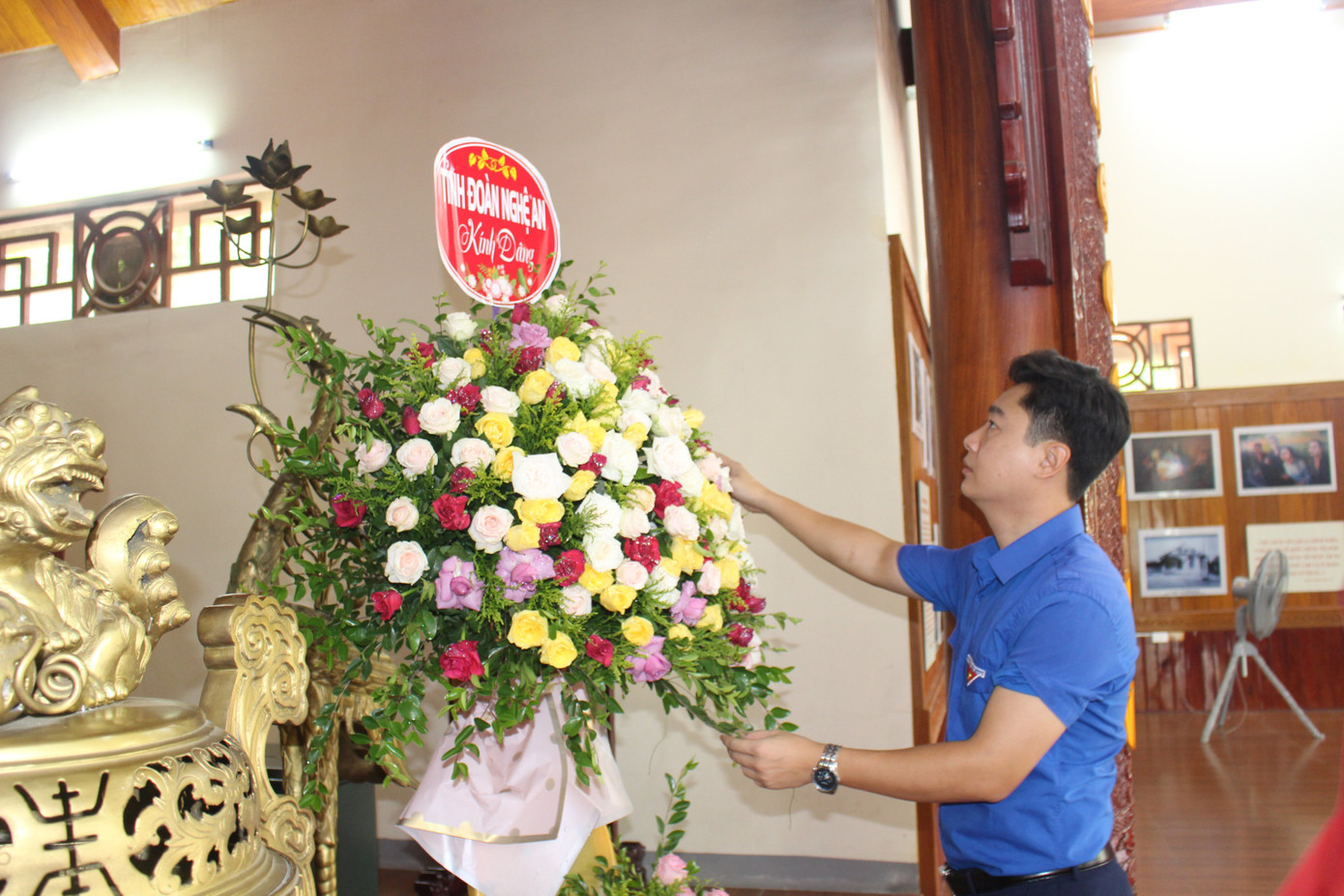 Tuổi trẻ Nghệ An dâng hương, dâng hoa tưởng niệm nhà cách mạng Nguyễn Thị Minh Khai ảnh 2