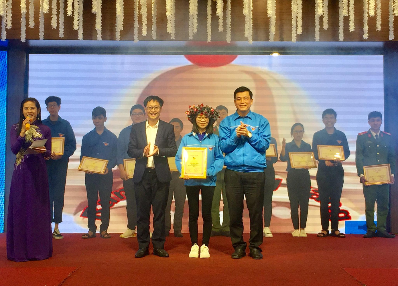 Rung chuông vàng 'Thanh niên Hà Tĩnh đồng hành cùng hàng Việt Nam' ảnh 3