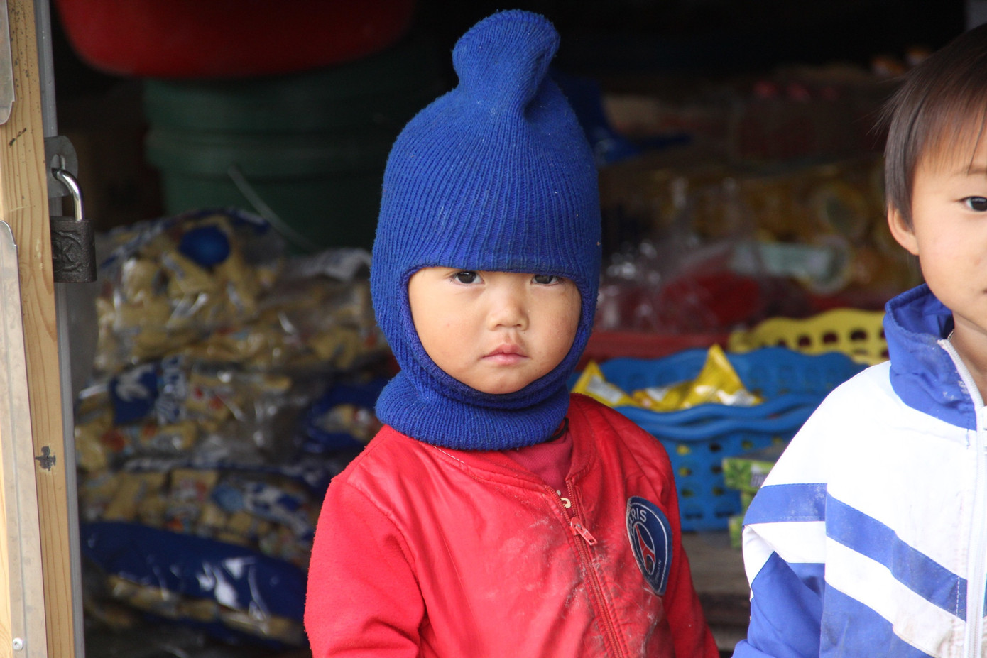 Người dân vùng núi co ro đốt lửa chống rét ảnh 7