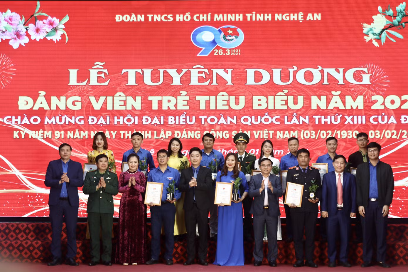 Tỉnh đoàn Nghệ An tuyên dương Đảng viên trẻ tiêu biểu ảnh 4