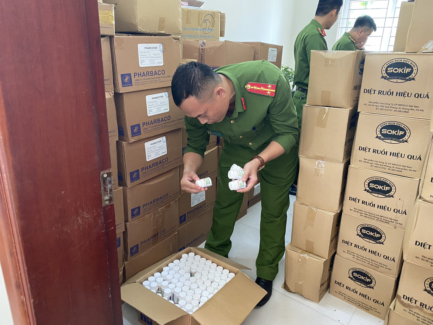 Triệt phá đường dây sản xuất thuốc giả quy mô lớn ảnh 2