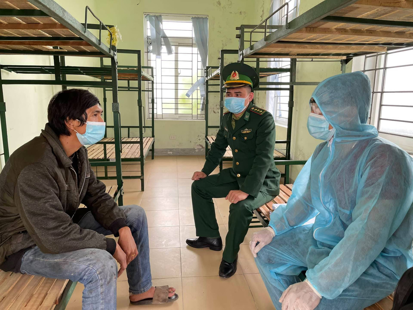 Tạm giữ hình sự chủ xe và tài xế xe khách đưa 53 người Trung Quốc nhập cảnh trái phép ảnh 2