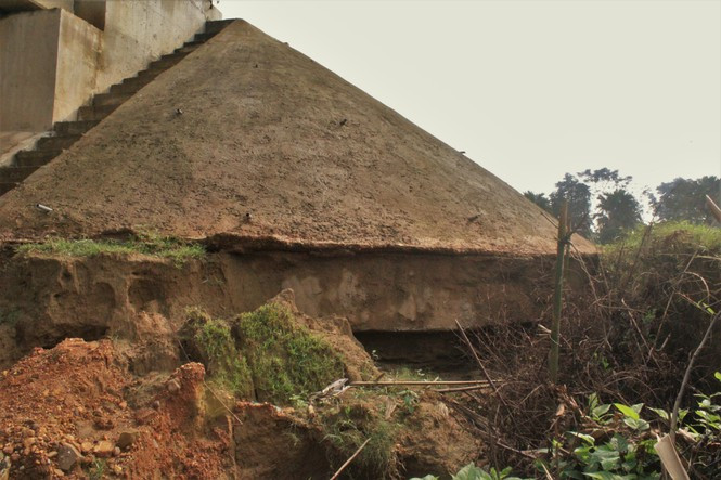 Cầu tiền tỷ vừa bàn giao đã xuống cấp: Chủ đầu tư đổ lỗi thiên tai ảnh 1