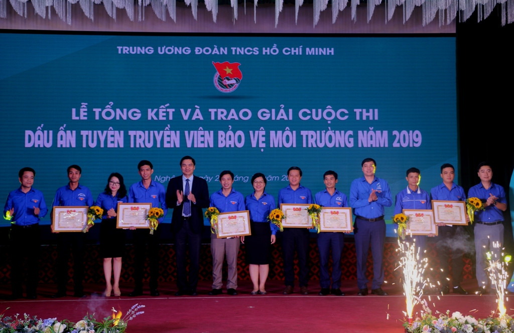 Trung ương Đoàn tổng kết ‘Dấu ấn tuyên truyền viên bảo vệ môi trường 2019’ ảnh 7