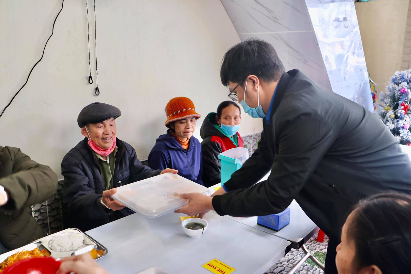 Tỉnh đoàn Nghệ An phát động 90 ngày thi đua chào mừng kỷ niệm 90 năm thành lập Đoàn ảnh 7