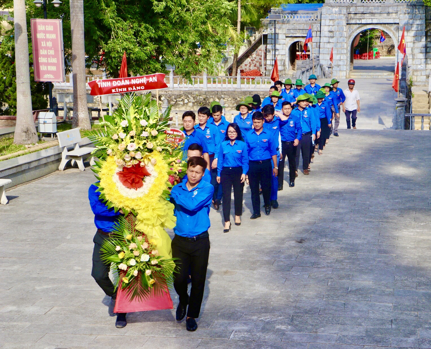 Hành trình ‘Tôi yêu Tổ quốc tôi’ tri ân cựu tù binh chính trị Côn Đảo ảnh 9 Hành trình ‘Tôi yêu Tổ quốc tôi’ tri ân cựu tù binh chính trị Côn Đảo ảnh 9