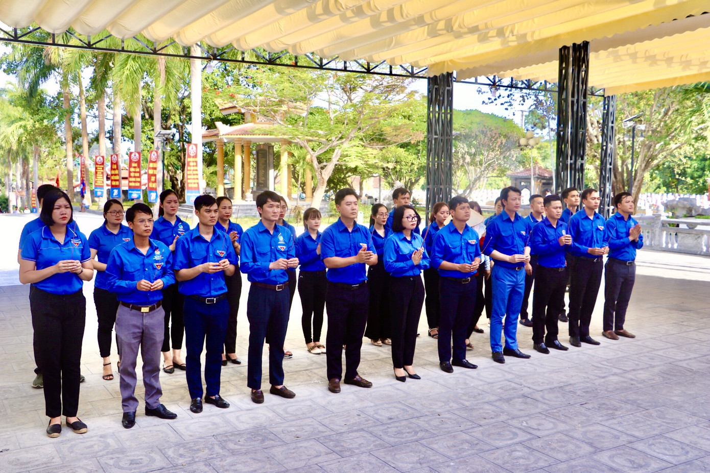 Tuổi trẻ Nghệ An hành trình tri ân các anh hùng liệt sỹ ảnh 4