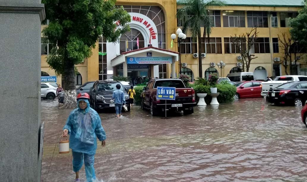 Mưa cực lớn kéo dài ở Nghệ An, đường phố thành 'sông' ảnh 10