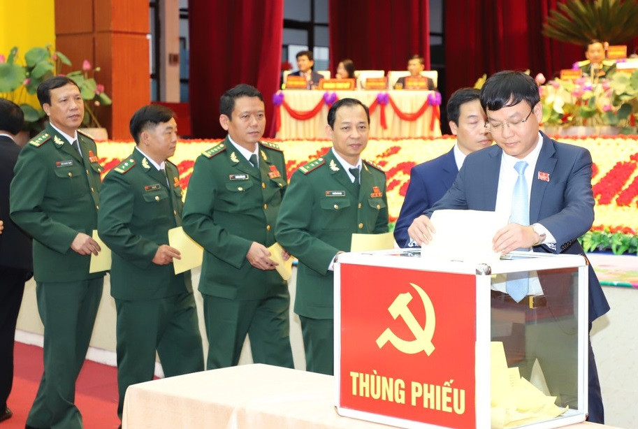 Kết quả bầu Ban Chấp hành Đảng bộ tỉnh Nghệ An khóa 19 ảnh 4