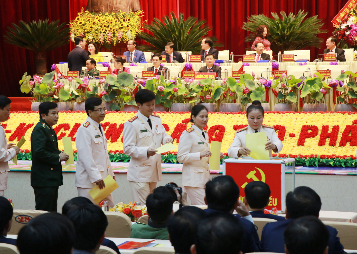 Kết quả bầu Ban Chấp hành Đảng bộ tỉnh Nghệ An khóa 19 ảnh 5