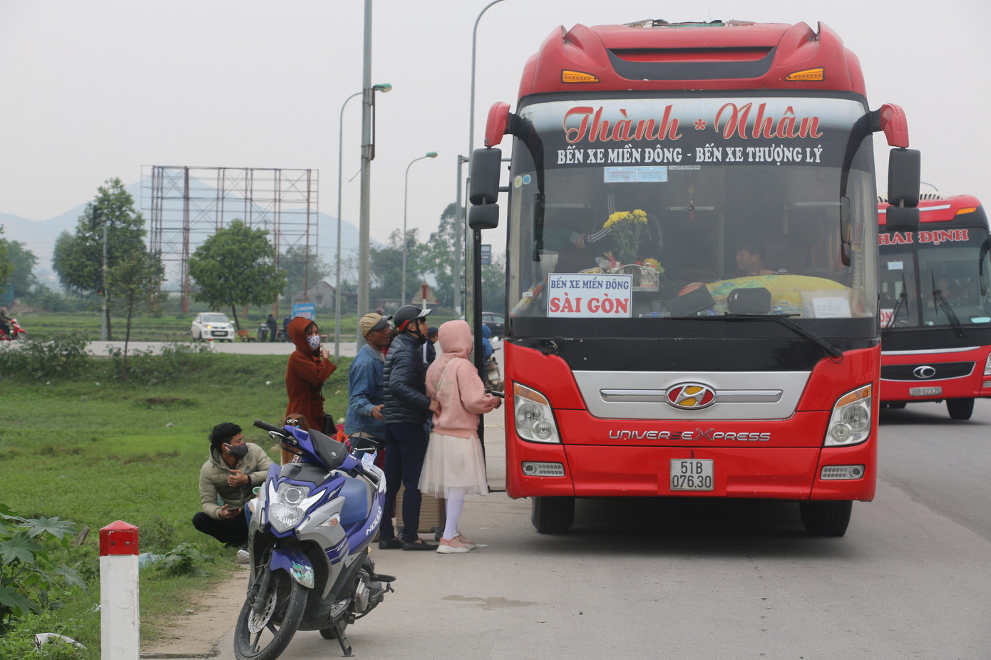 Sau tết, lao động Nghệ An hối hả đón xe vào Nam, ra Bắc ảnh 5