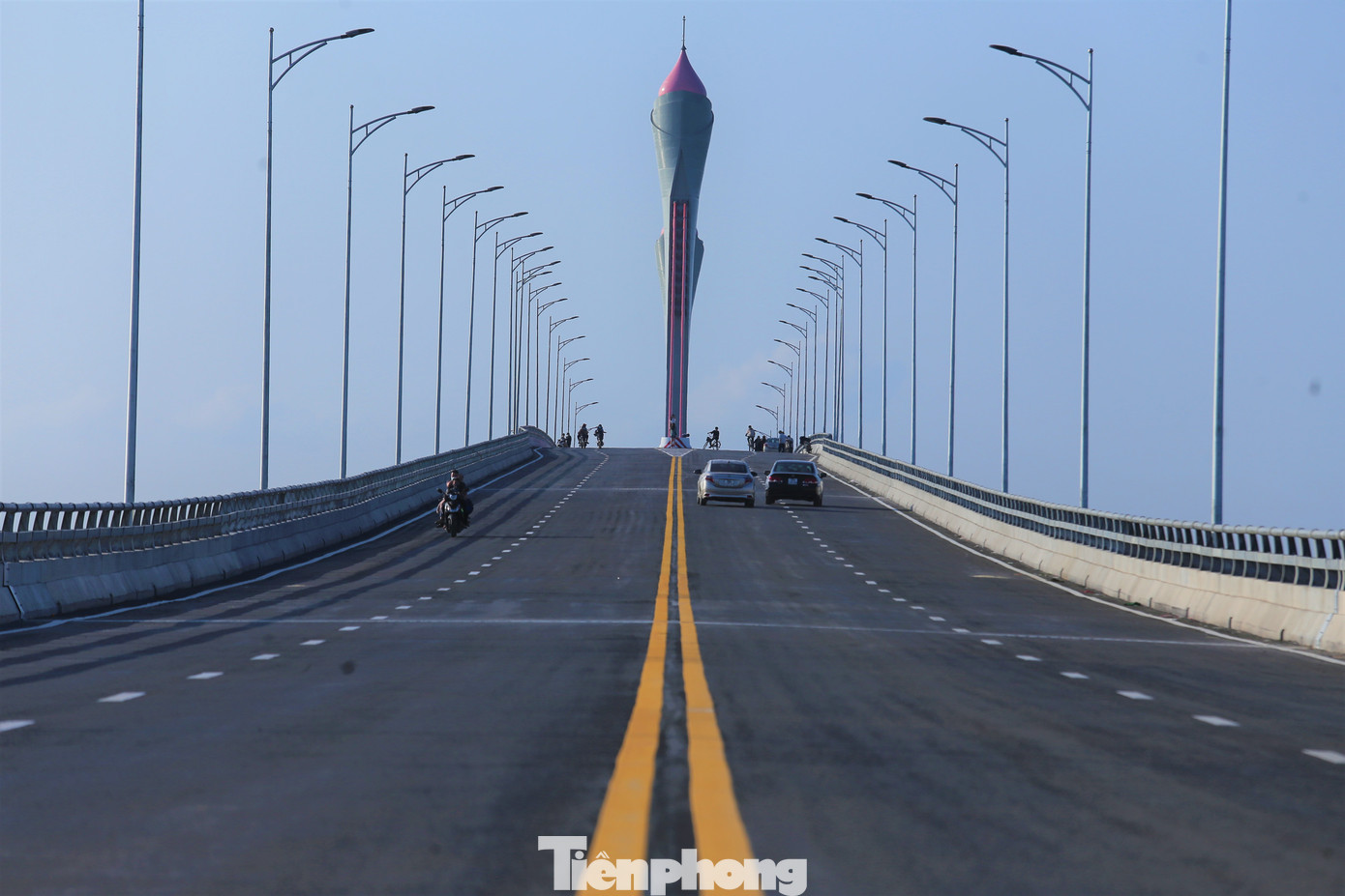 Nhìn từ trên cao cây cầu 950 tỷ đồng nối Nghệ An và Hà Tĩnh ảnh 3