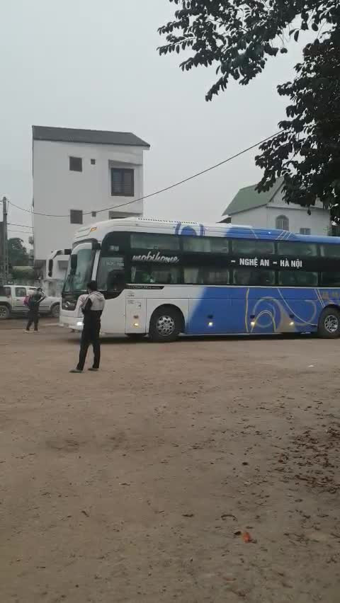 Chặn bắt xe khách chở người trốn ra khỏi vùng dịch trong đêm ảnh 2