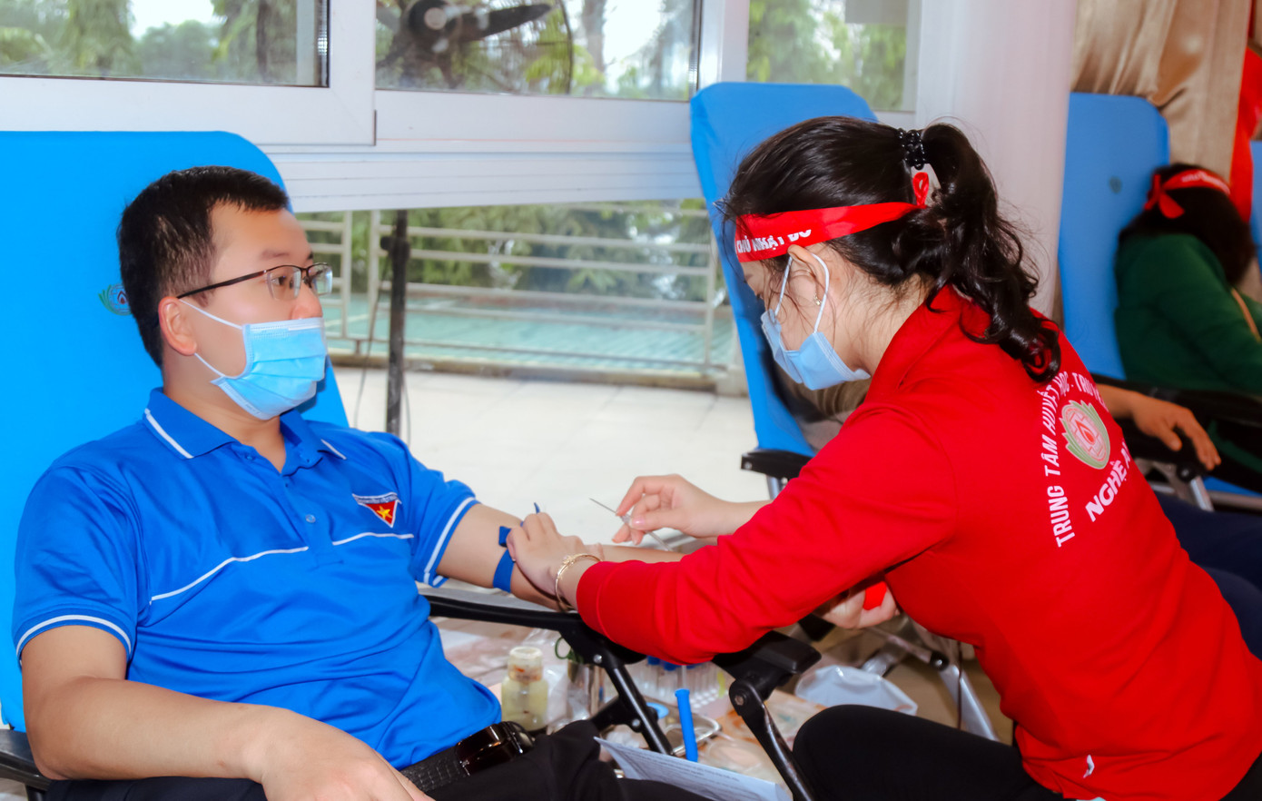 Ấm áp Chủ nhật đỏ tại Nghệ An ảnh 10