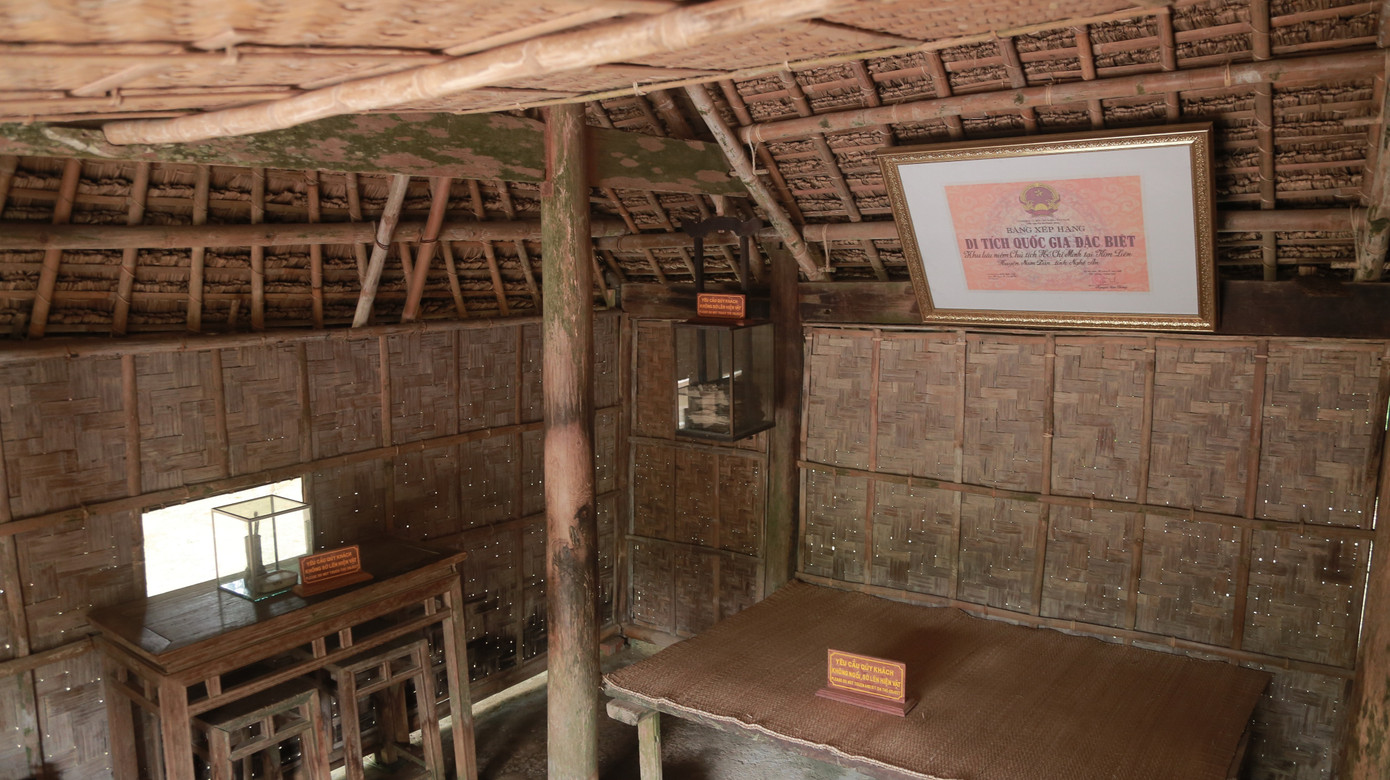 Bình dị kỷ vật trong ngôi nhà tranh thuở ấu thơ của Bác ảnh 4