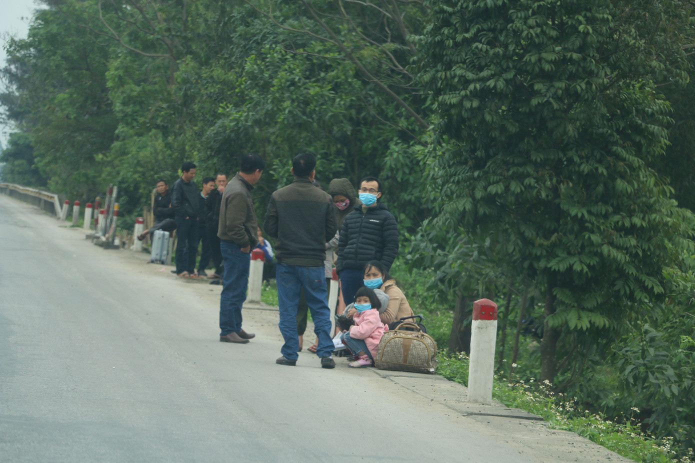 Sau tết, lao động Nghệ An hối hả đón xe vào Nam, ra Bắc ảnh 2