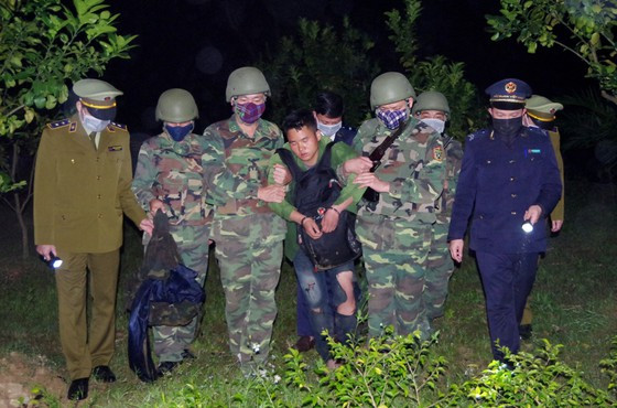 Bắt quả tang đối tượng 9X đang vận chuyển 4kg ma túy đá ảnh 1