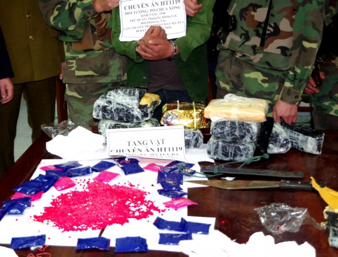 Bắt quả tang đối tượng 9X đang vận chuyển 4kg ma túy đá ảnh 2