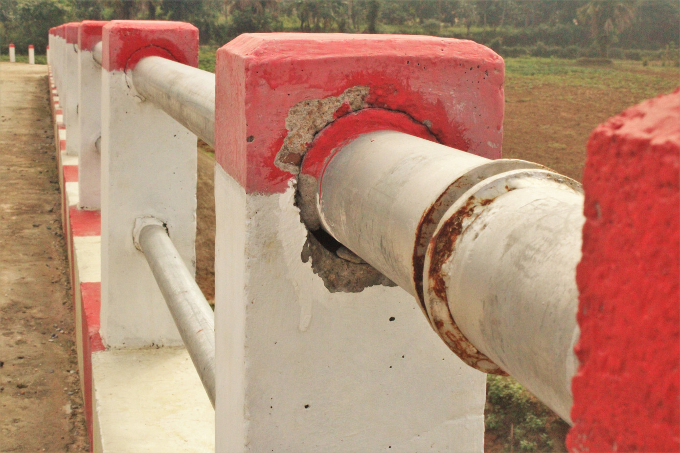 Cầu tiền tỷ vừa sử dụng 1 tháng đã hỏng sau lũ ảnh 5