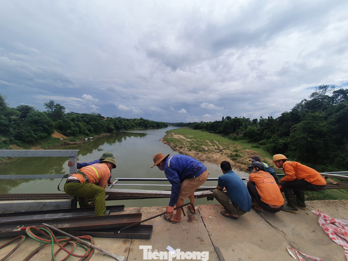 Tai nạn 5 người tử vong ở Nghệ An: Cầu treo xuống cấp nghiêm trọng ảnh 7