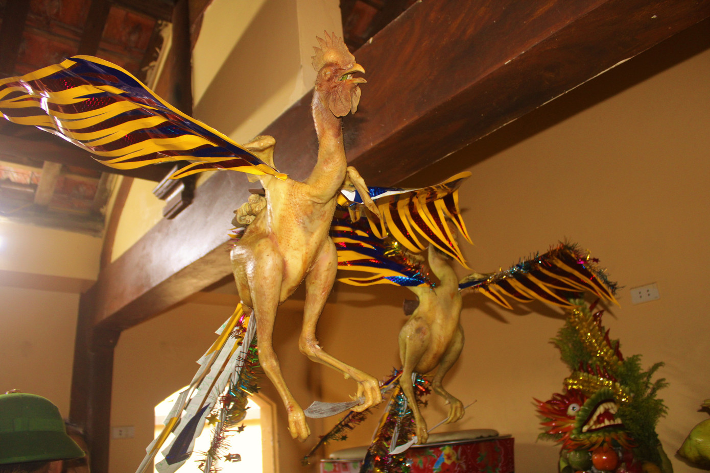 Lạ mắt xem đội gà bay trong mâm cúng rằm tháng Giêng ở Hà Tĩnh ảnh 1