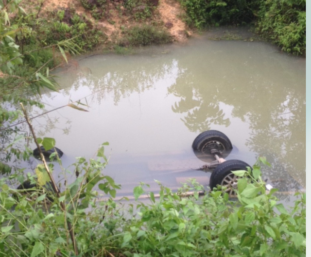 Hai cán bộ giao thông bị nước lũ cuốn trôi khi làm nhiệm vụ được công nhận liệt sĩ ảnh 2