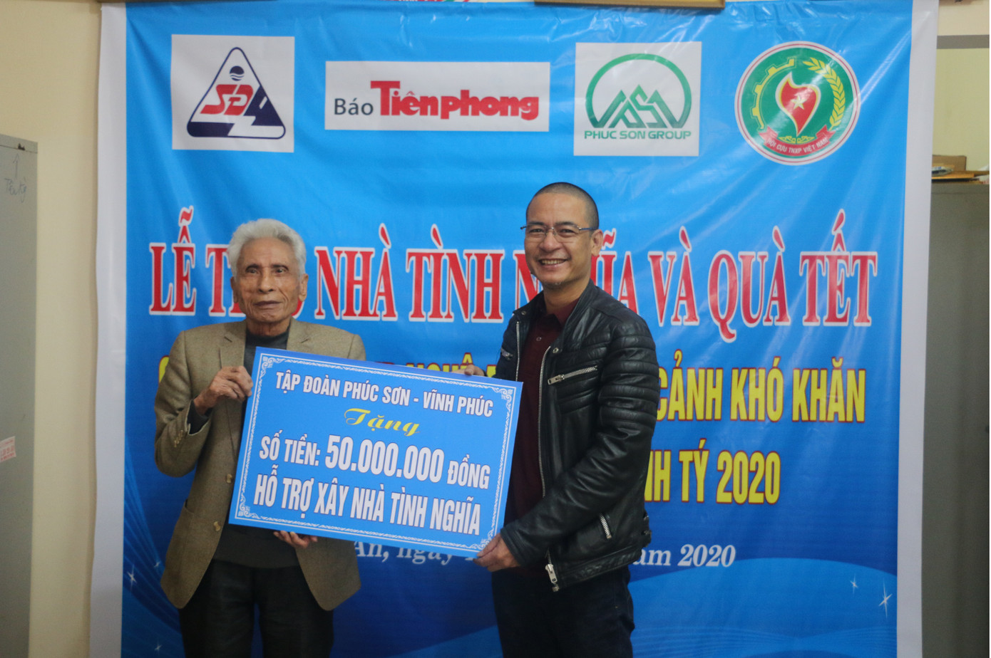 Báo Tiền Phong và nhà tài trợ trao 100 triệu đồng cho cựu TNXP Nghệ An ảnh 1