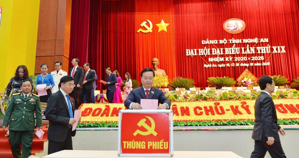 32 đại biểu Nghệ An dự Đại hội Đảng toàn quốc lần thứ XIII là những ai? ảnh 1