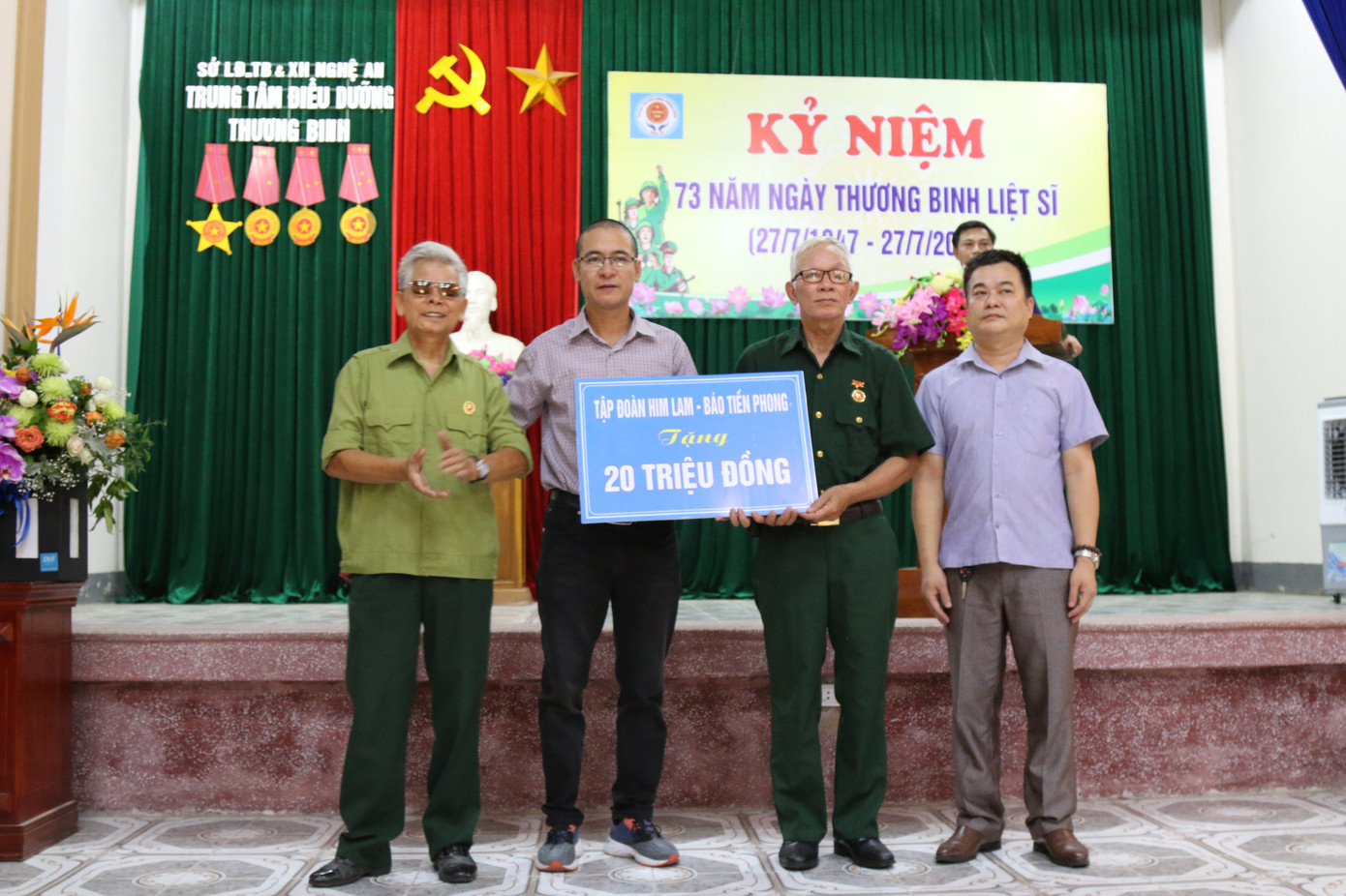 Tập đoàn Him Lam, báo Tiền Phong trao quà tri ân Thương bệnh binh nặng Nghệ An ảnh 3