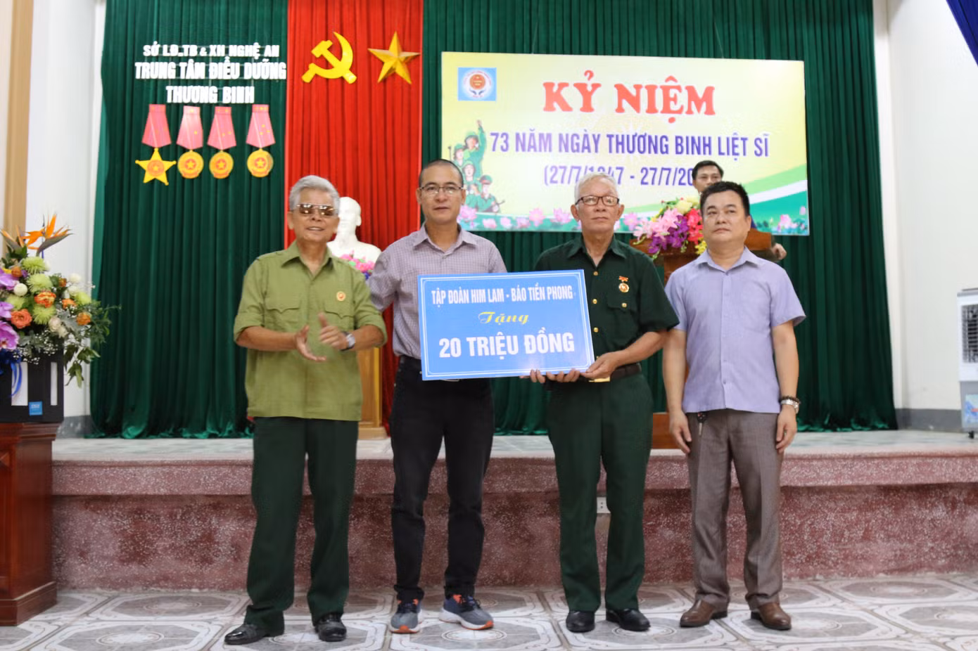 Tập đoàn Him Lam, báo Tiền Phong trao quà tri ân Thương bệnh binh nặng Nghệ An ảnh 3