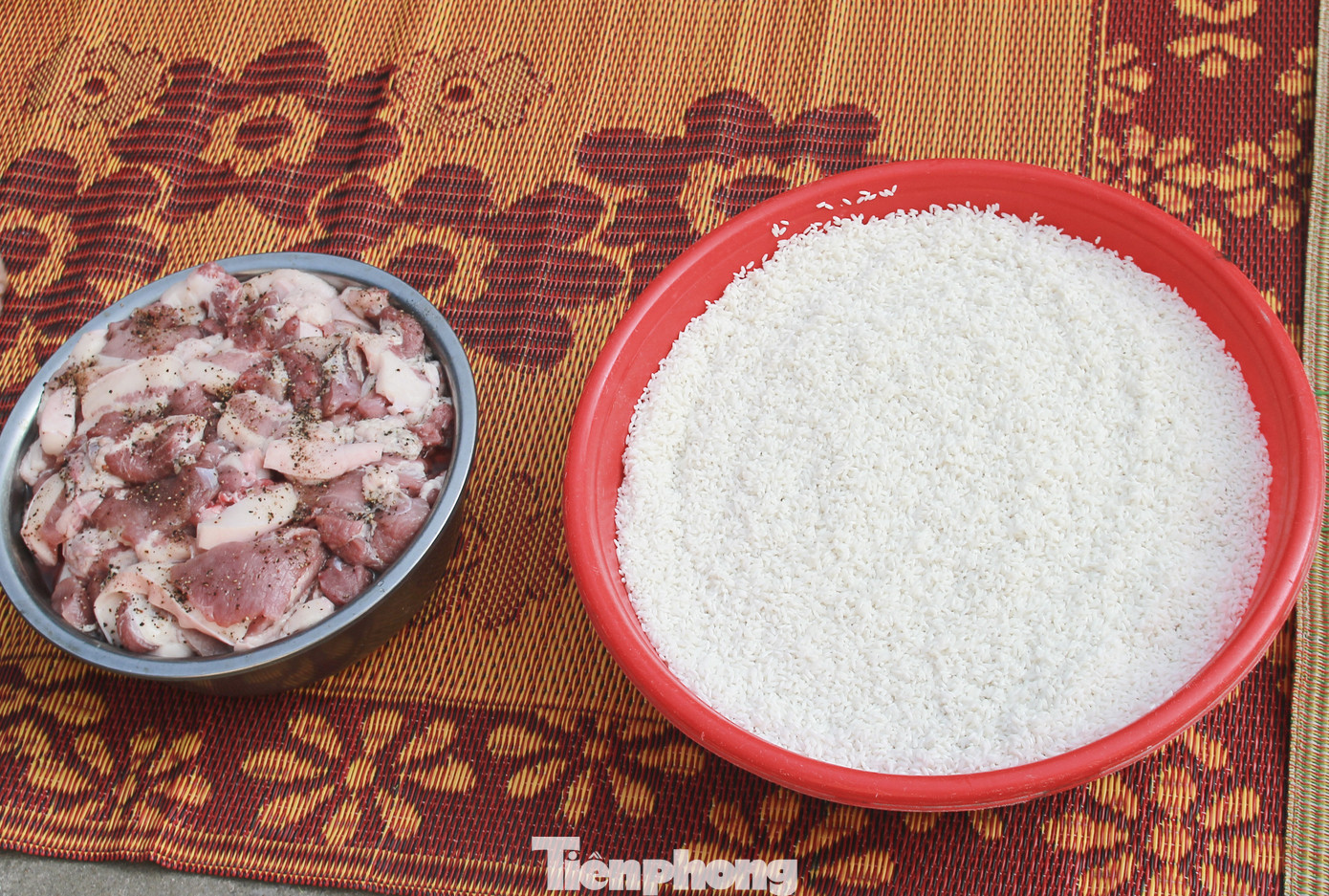 Học sinh Nghệ An mang hương vị tết đến với bệnh nhân nghèo ảnh 2