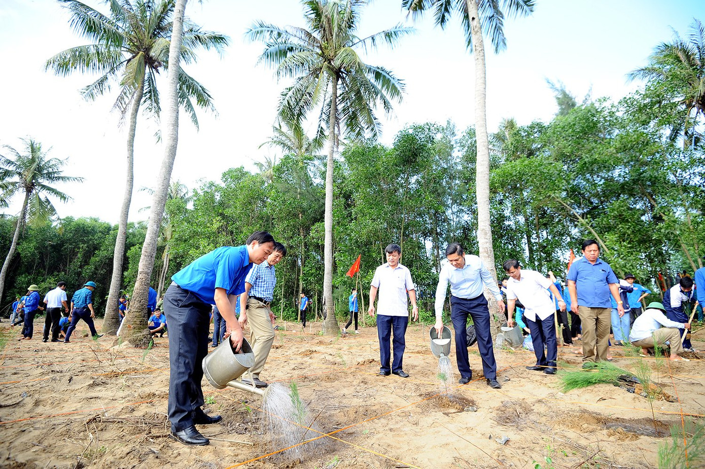 Trung ương đoàn, Tỉnh đoàn Nghệ An ra quân Ngày chủ nhật xanh lần thứ 4 ảnh 10