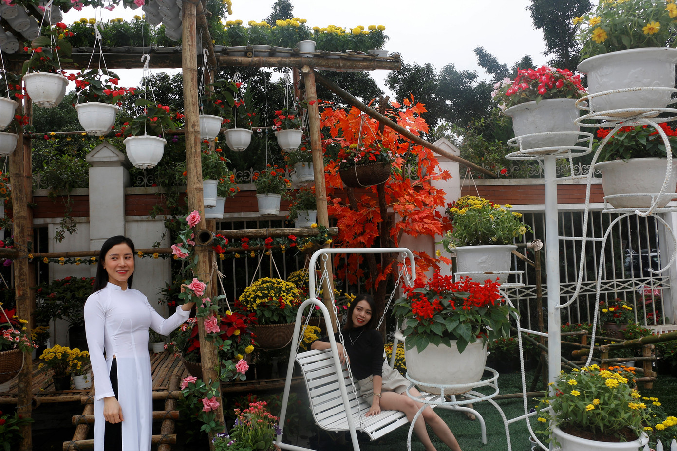 Rực rỡ đường hoa thành phố Vinh những ngày áp tết ảnh 7