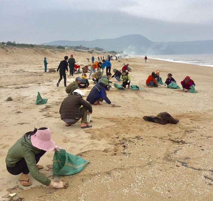 Tàu chở hàng gần 9.000 tấn chìm, khoảng 3km bờ biển có vệt cặn dầu ảnh 3
