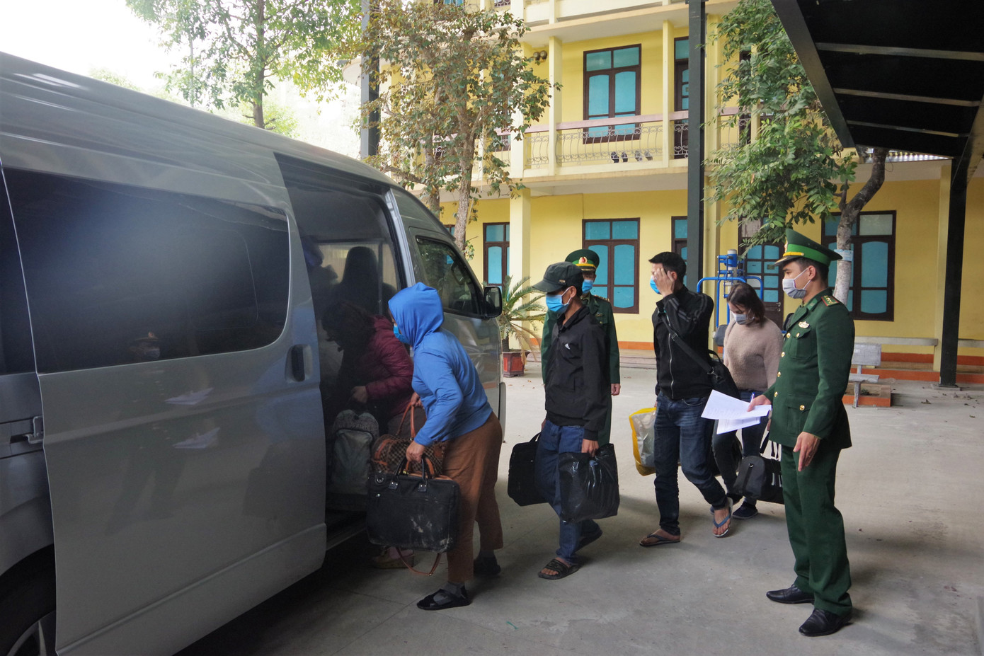 Nhận hơn 50 triệu đồng để dẫn người vượt biên trái phép ảnh 1