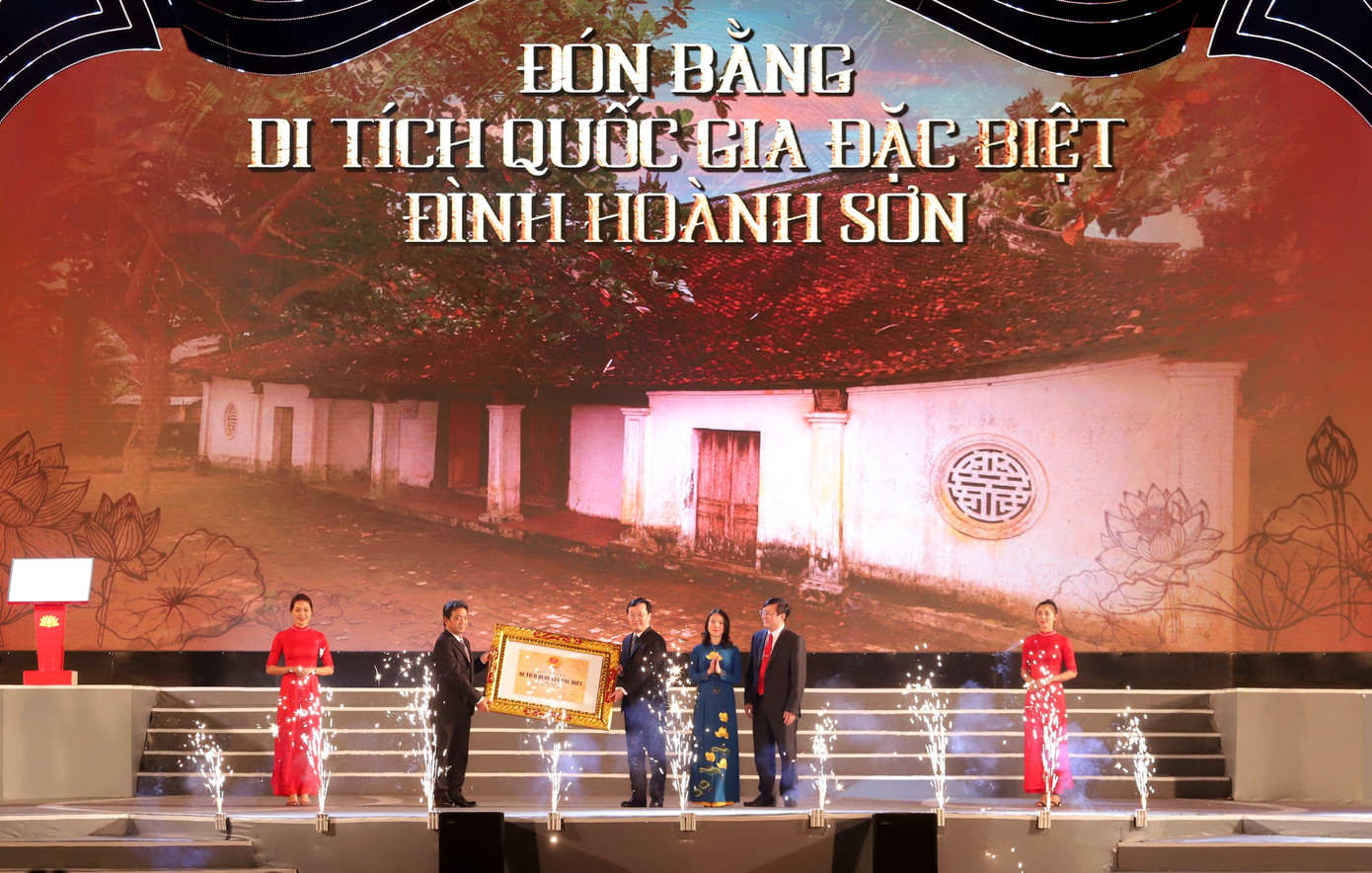 Chủ tịch Quốc hội: Truyền thống lịch sử văn hóa xứ Nghệ sẽ tạo Kỳ tích sông Lam ảnh 3