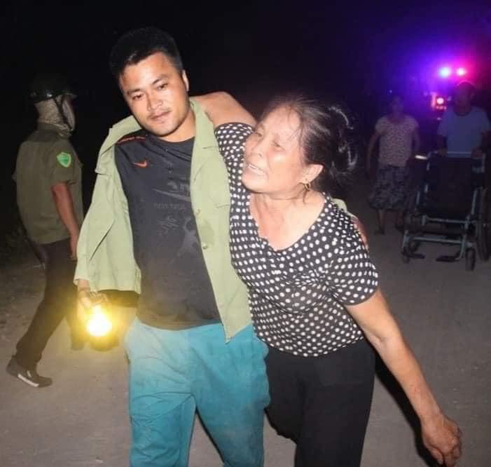 Hàng nghìn người trắng đêm dập lửa cứu rừng Nghệ An, Hà Tĩnh ảnh 7