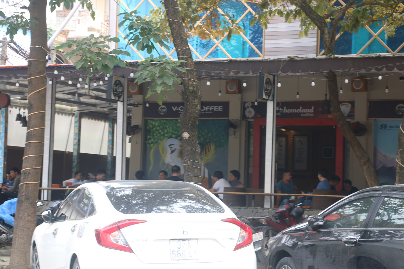 Nghệ An: Bất chấp ‘lệnh cấm’, nhiều quán cà phê mở cửa đón khách ảnh 5