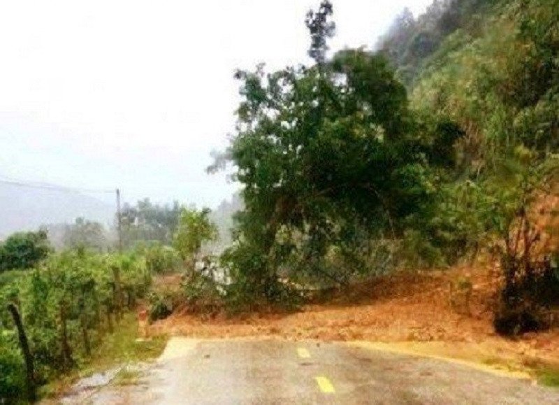 Cảnh báo 13 huyện ở Nghệ An, Hà Tĩnh có nguy cơ lũ quét, sạt lở đất cao ảnh 1