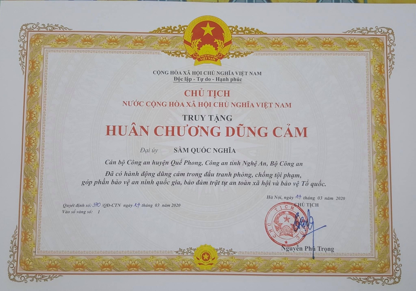 Chủ tịch nước truy tặng Huân chương cho Đại úy công an hy sinh khi bắt tội phạm ảnh 1