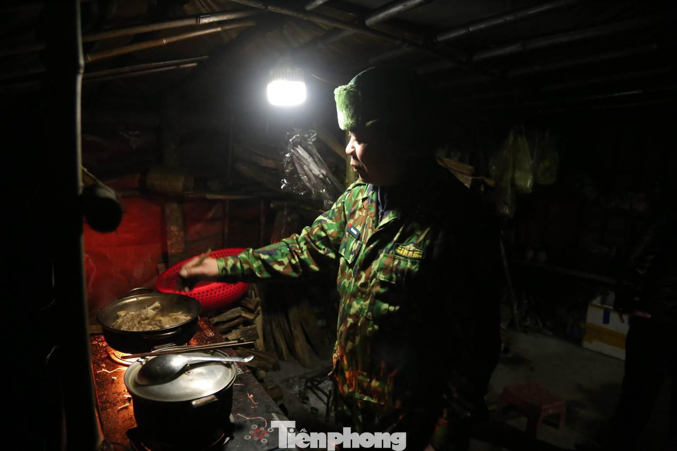 Đạp đá nhọn, đội sương khuya, bộ đội biên phòng đêm ngày tuần tra biên giới ảnh 5